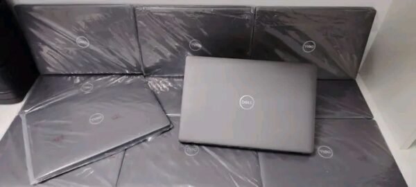 1744814547054 DELL 5400 i5 8th Géneration