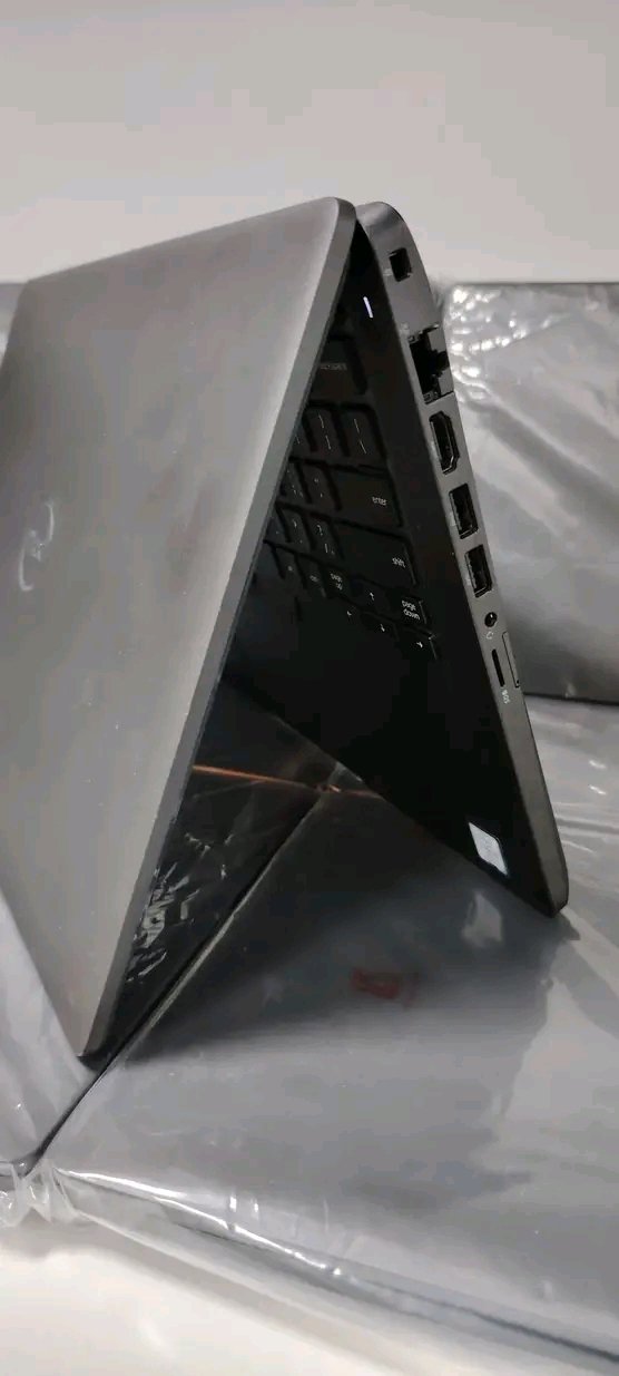 1744814549017 DELL 5400 i5 8th Géneration