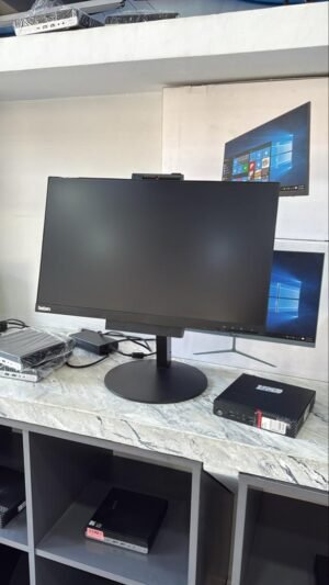 All in One Lenovo Thinkcentre Tio 24 Gen3 i5 6th