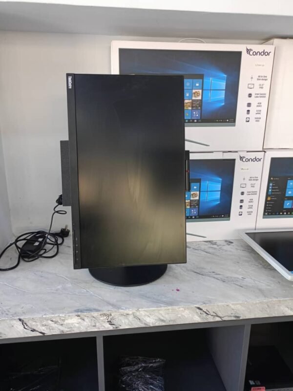 d3 All in One Lenovo Thinkcentre Tio 24 Gen3 i5 6th