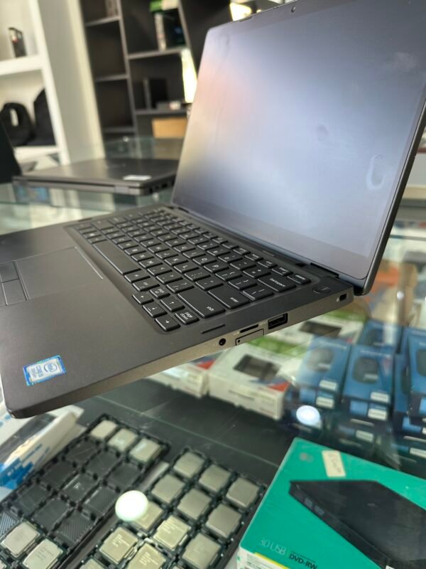 Dell 5300 X360 i5 8 éme 8GB Ram 256SSD