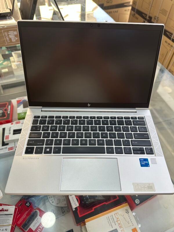 HP ELITEBOOK 830 G8