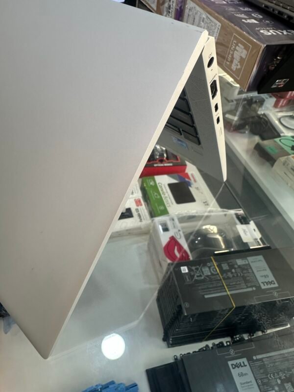 HP ELITEBOOK 830 G8